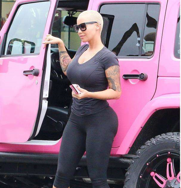 剪掉秀发还纹了花臂,寸头展现独特美|卡戴珊|艾波罗丝|寸头_新浪网