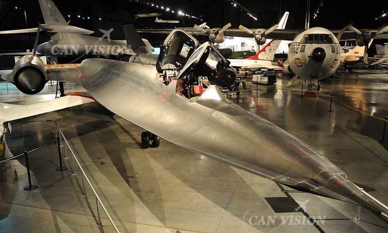 一架因为运营成本过高被迫退役的侦察机SR-71