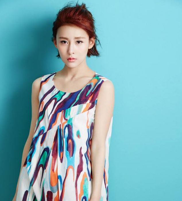 看看贾青才知道什么叫女人味呢这迷人的小眼神真是撩人心弦