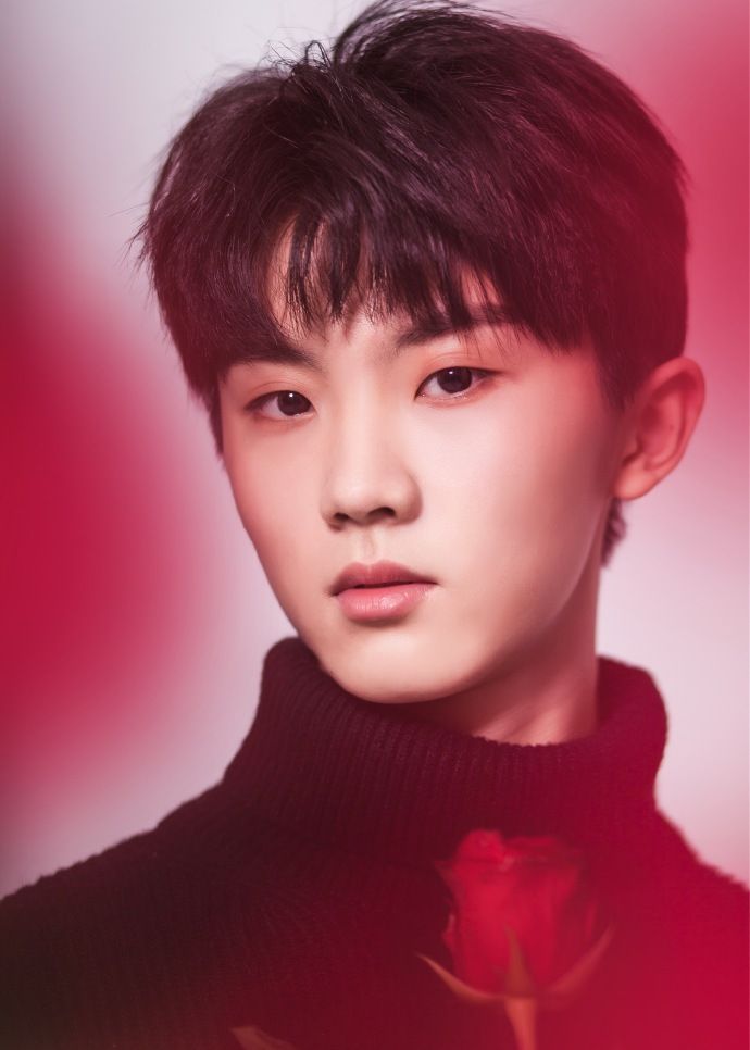 该歌曲由丁彦雪作词,江潮作曲,著名制作人曲世聪操刀制.