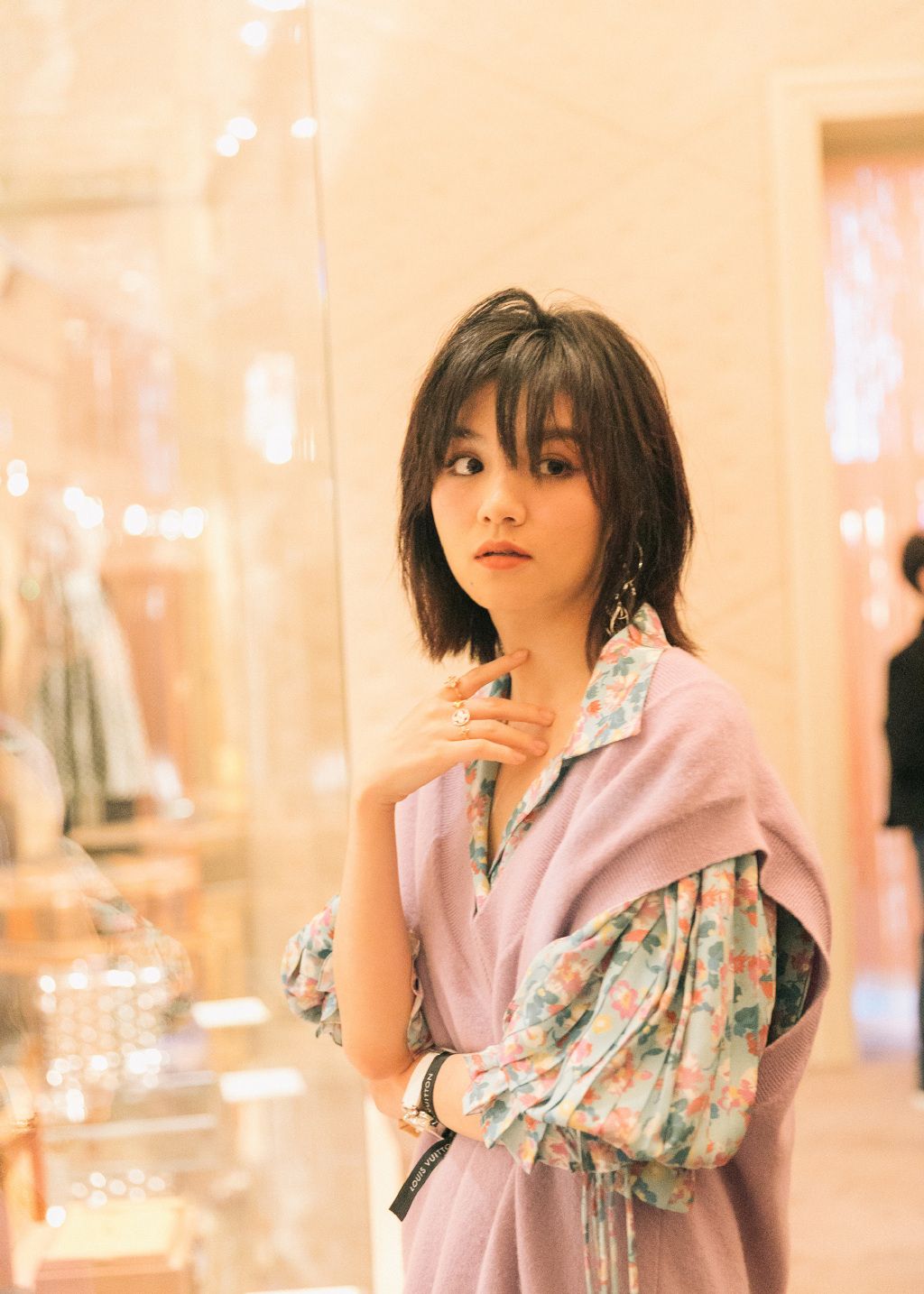 春夏是一个很优秀的演员,演技了得,而且身为平面模特拍的照片也非常的