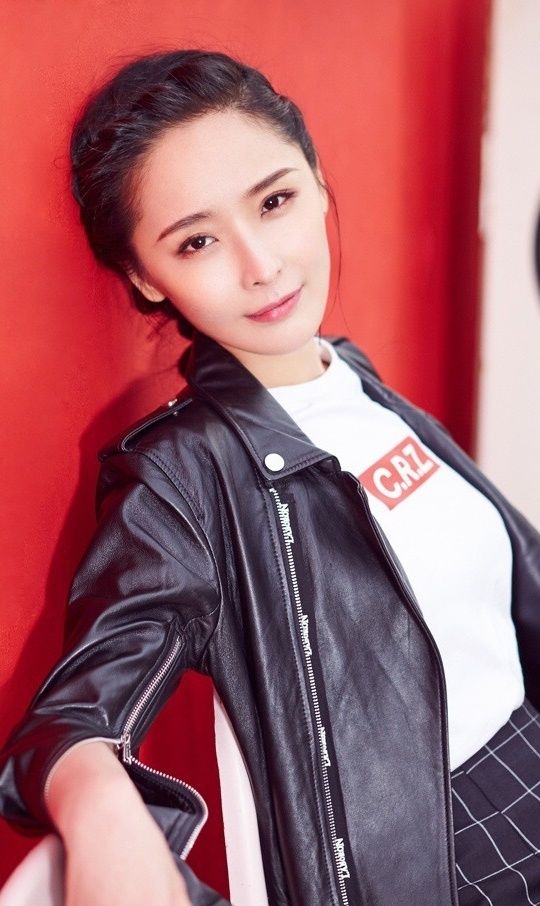 李曼精美壁纸:这一生如亘古长夜,遇见你才算破晓_高清图集_新浪网