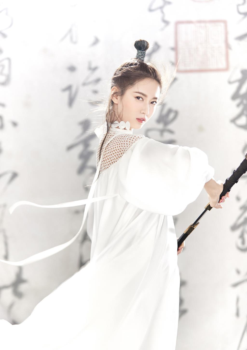 新倚天屠龙记赵敏上线,陈钰琪武侠风造型,仙美又带三分英气!