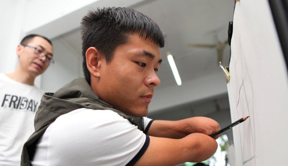 "最美巴渝 感动重庆"无臂学生励志续写生命华章