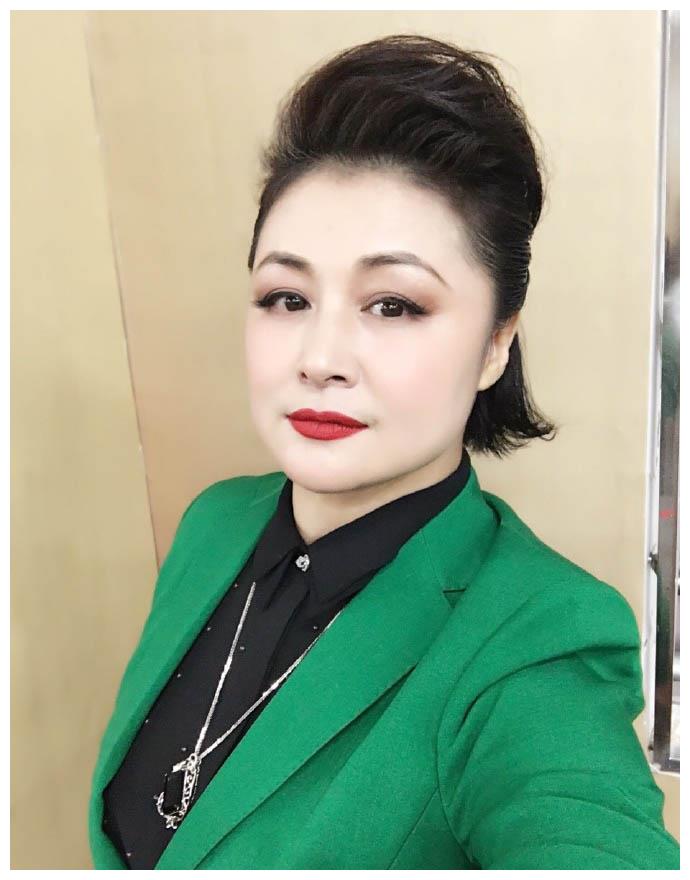 于月仙生活近照,出道多年靠一角大火,现身家数亿没人敢惹