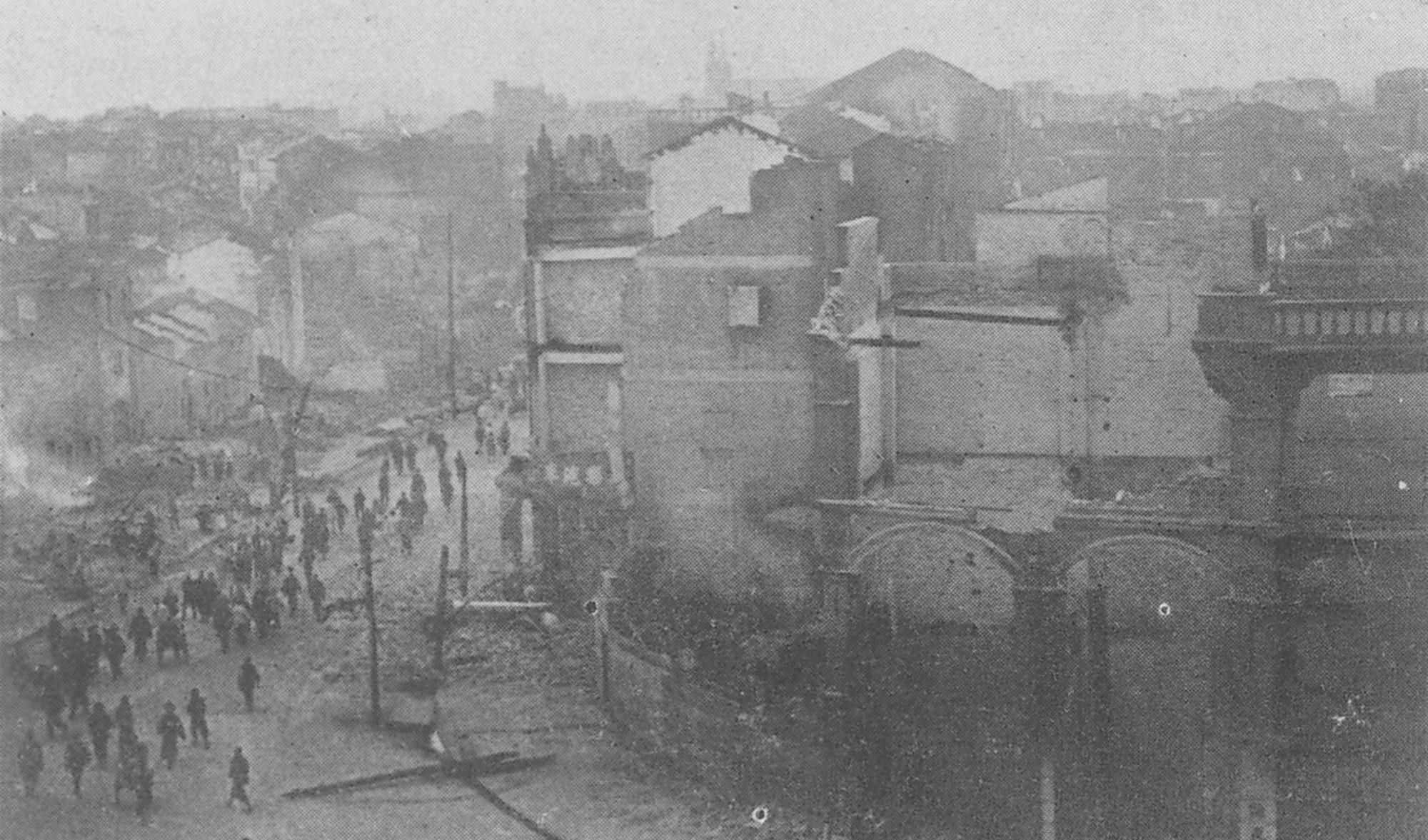 1927年广州起义爆发,1938日军妄图讨好百姓,并写下倒蒋救过字样