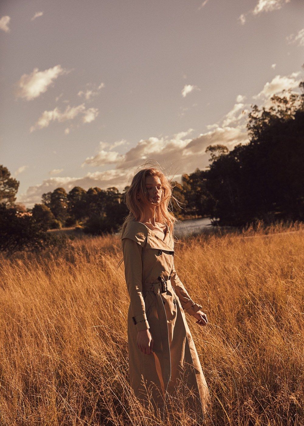 超模克莱尔克劳馥最新时尚大片曝光!精致容颜上演秋日风情!