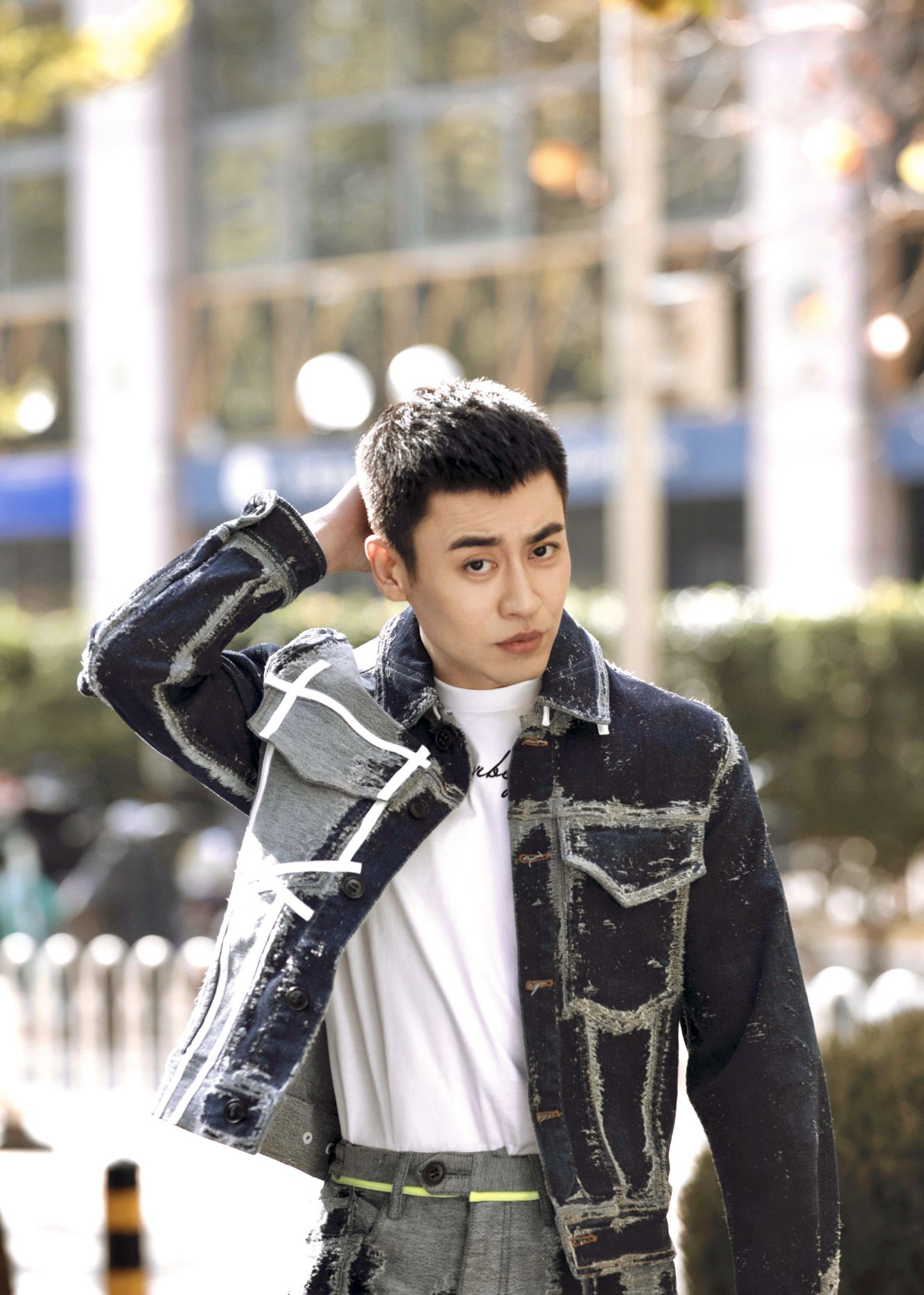 刘凯最新写真曝光 率性恣意展现型男魅力