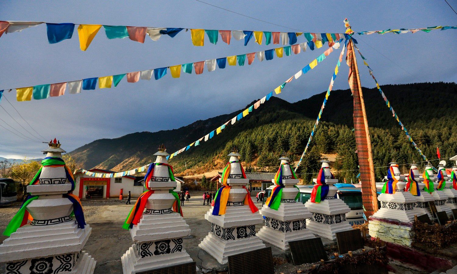 四川省松潘县川盘村藏寨民俗文化