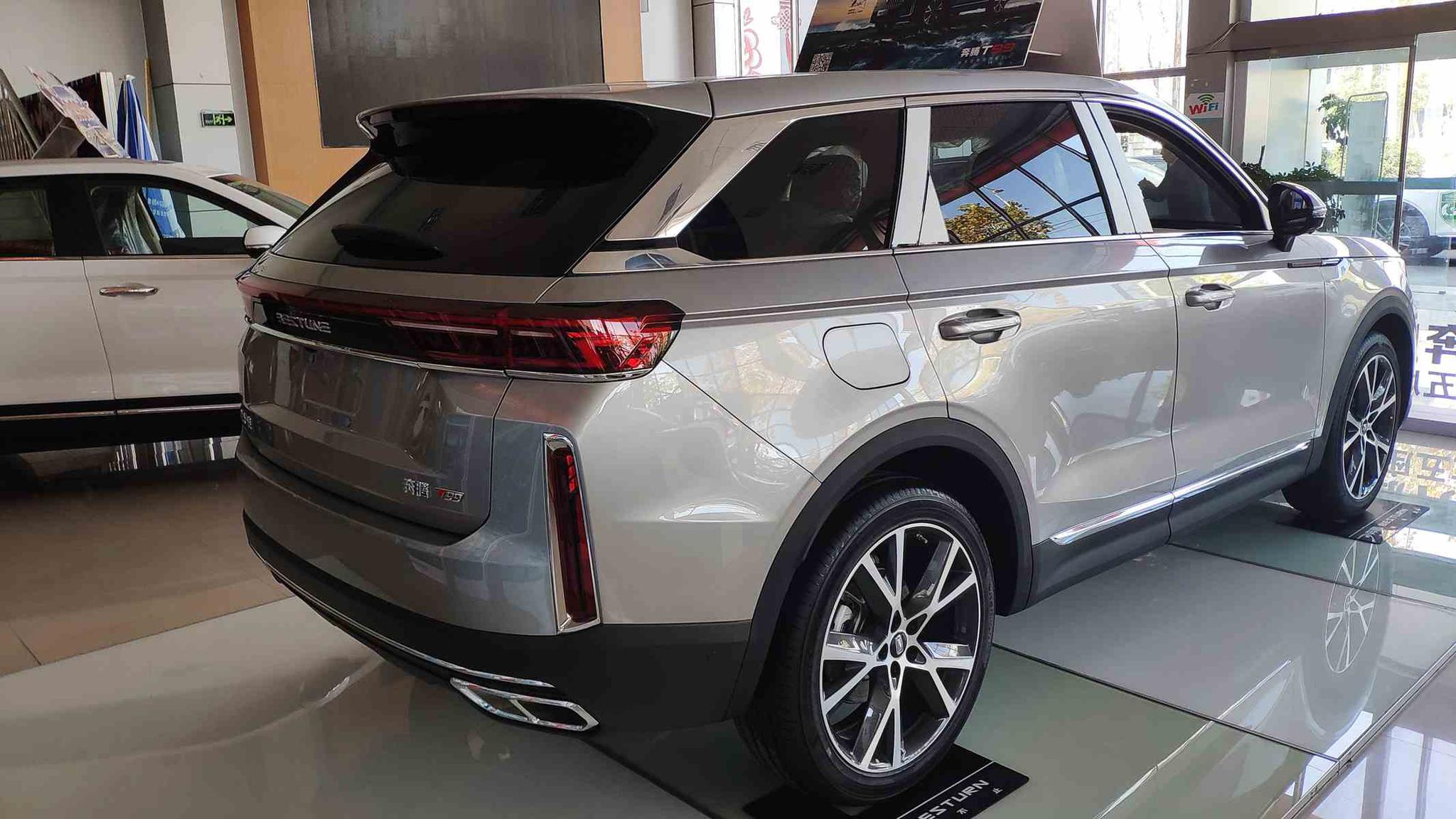 99万-18.99万元 奔腾t99到店实拍