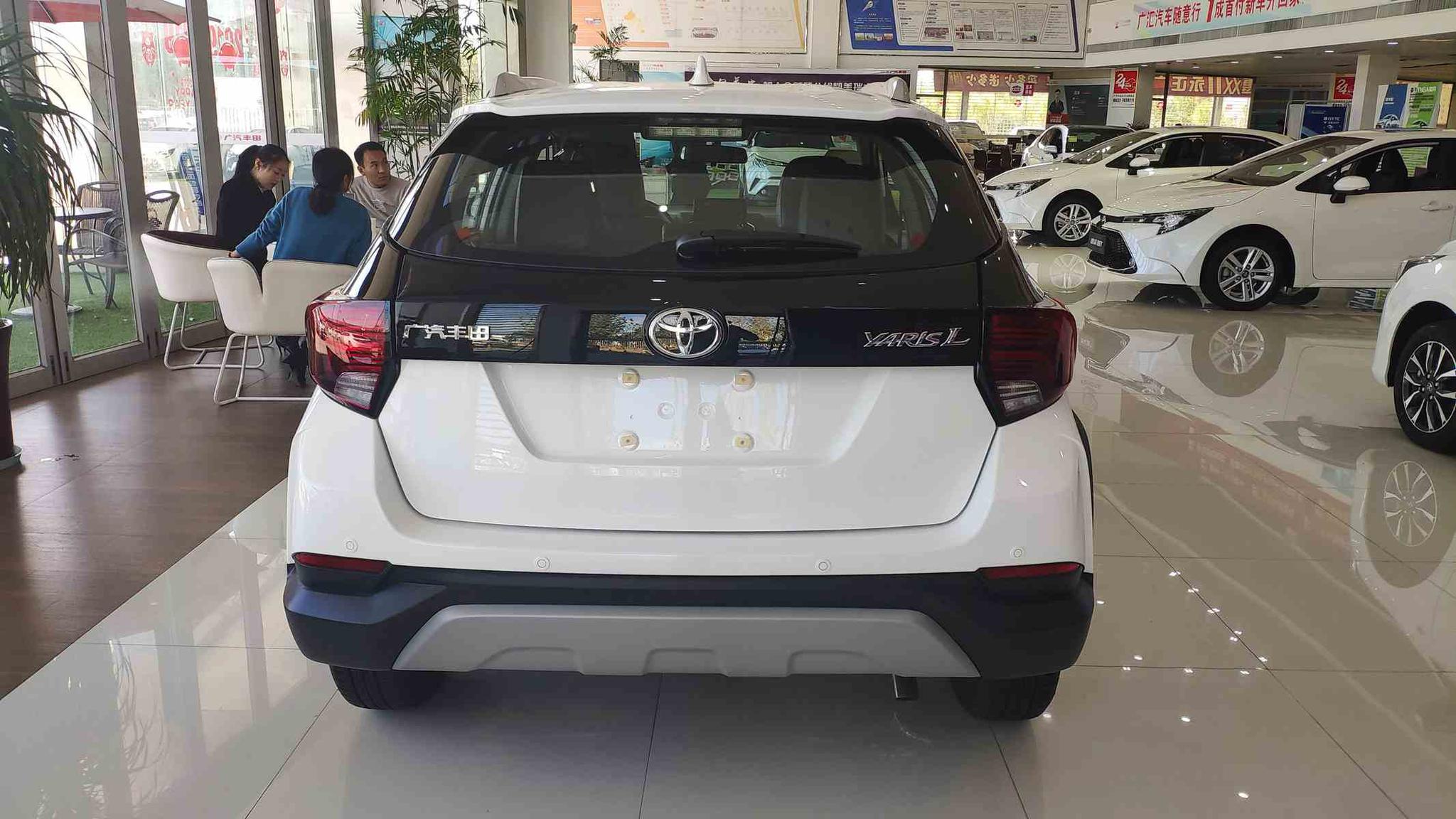 售价898万1038万元广汽丰田yarisl致炫x到店实拍