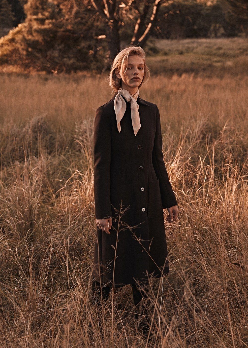 超模克莱尔克劳馥最新时尚大片曝光!精致容颜上演秋日风情!