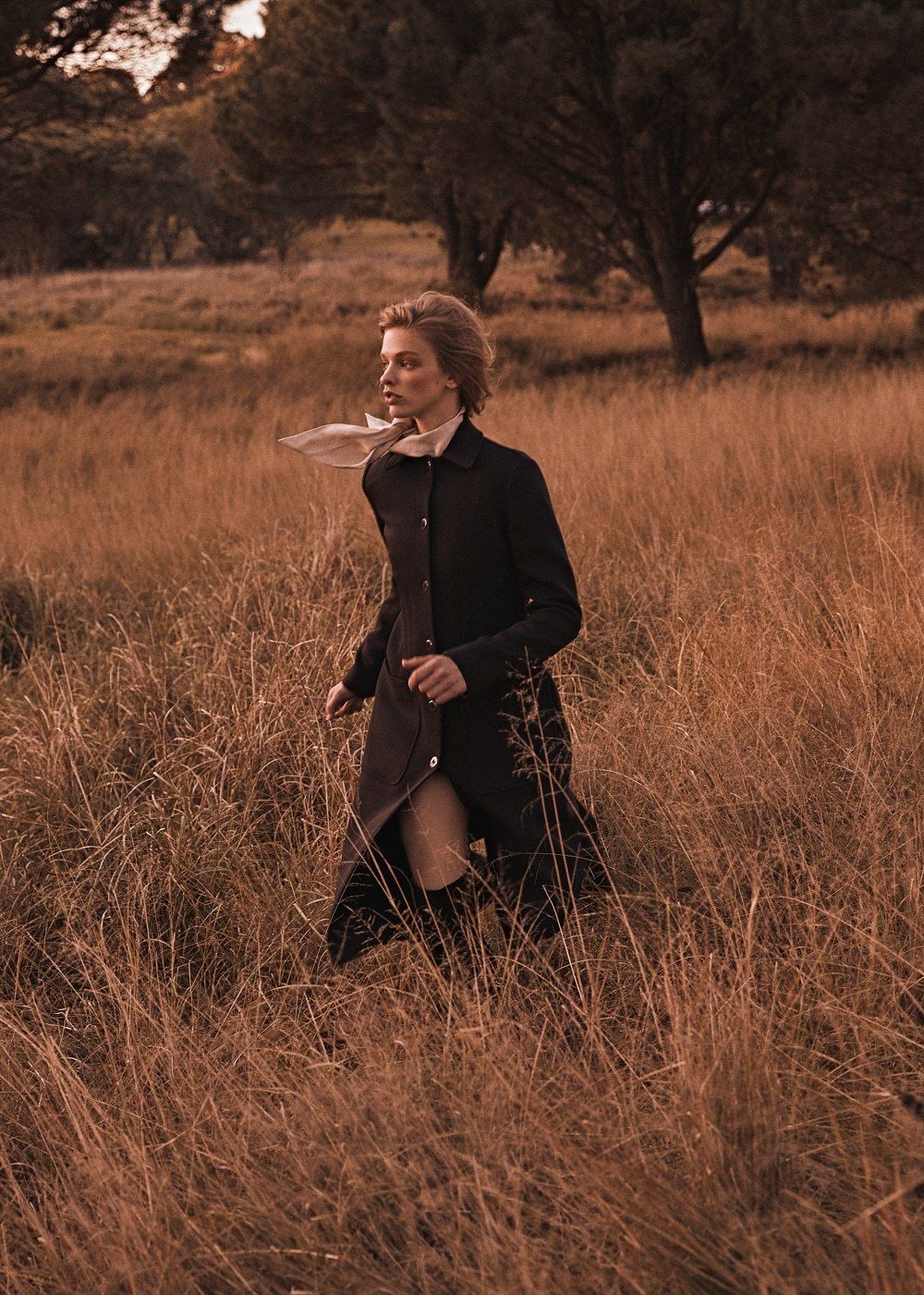 超模克莱尔克劳馥最新时尚大片曝光!精致容颜上演秋日风情!