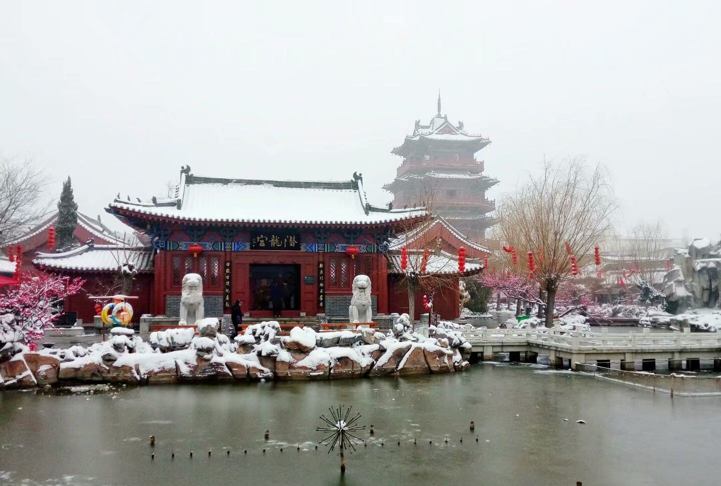 雪后开封府雪景美如图