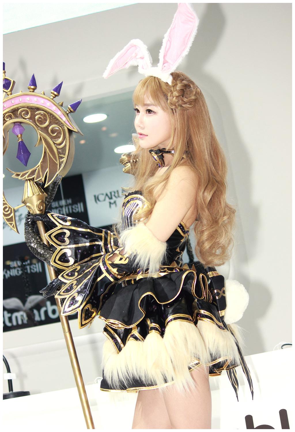 模特恩斌崔瑟琪扮演伊卡洛斯