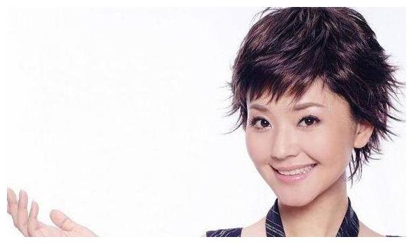 方琼近况与上级富豪结婚,比老公小8岁,儿子长得像爸爸一样帅|激情九九_新浪娱乐_新浪新闻