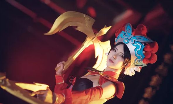 盘点五张cos王者荣耀的照片:第一张照片是cos虞姬的一张照片,古风十足