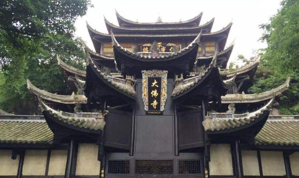 重庆有一座全国最早的全琉璃顶古建筑,拥有罕见的石刻景观|观音寺|大