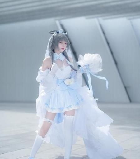 颜值令人赞叹,而全网却都在研究她的袜子|洛天依|花嫁|小姐姐_新浪