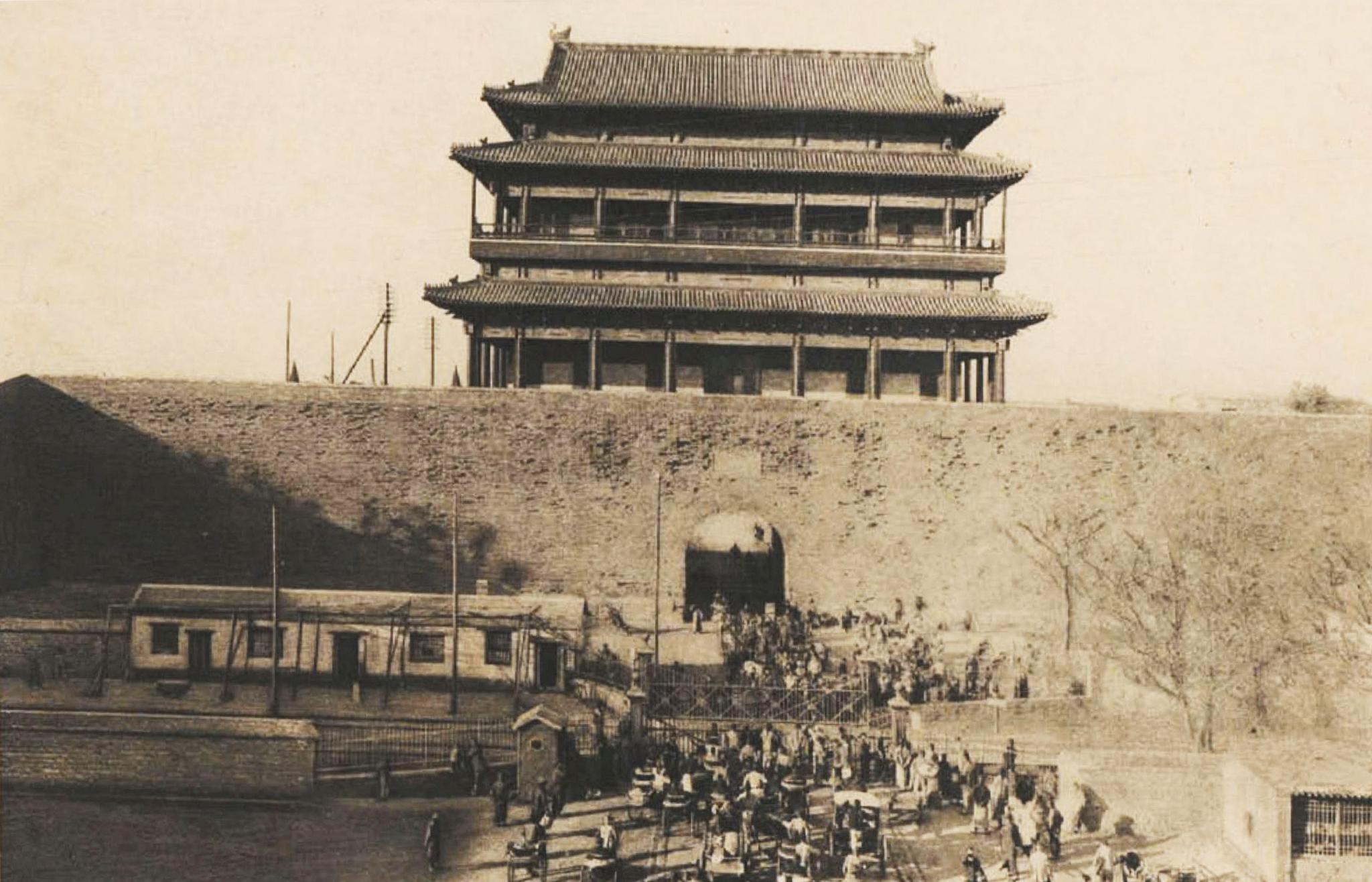 老北京城的记忆,高高的门楼厚厚的城墙