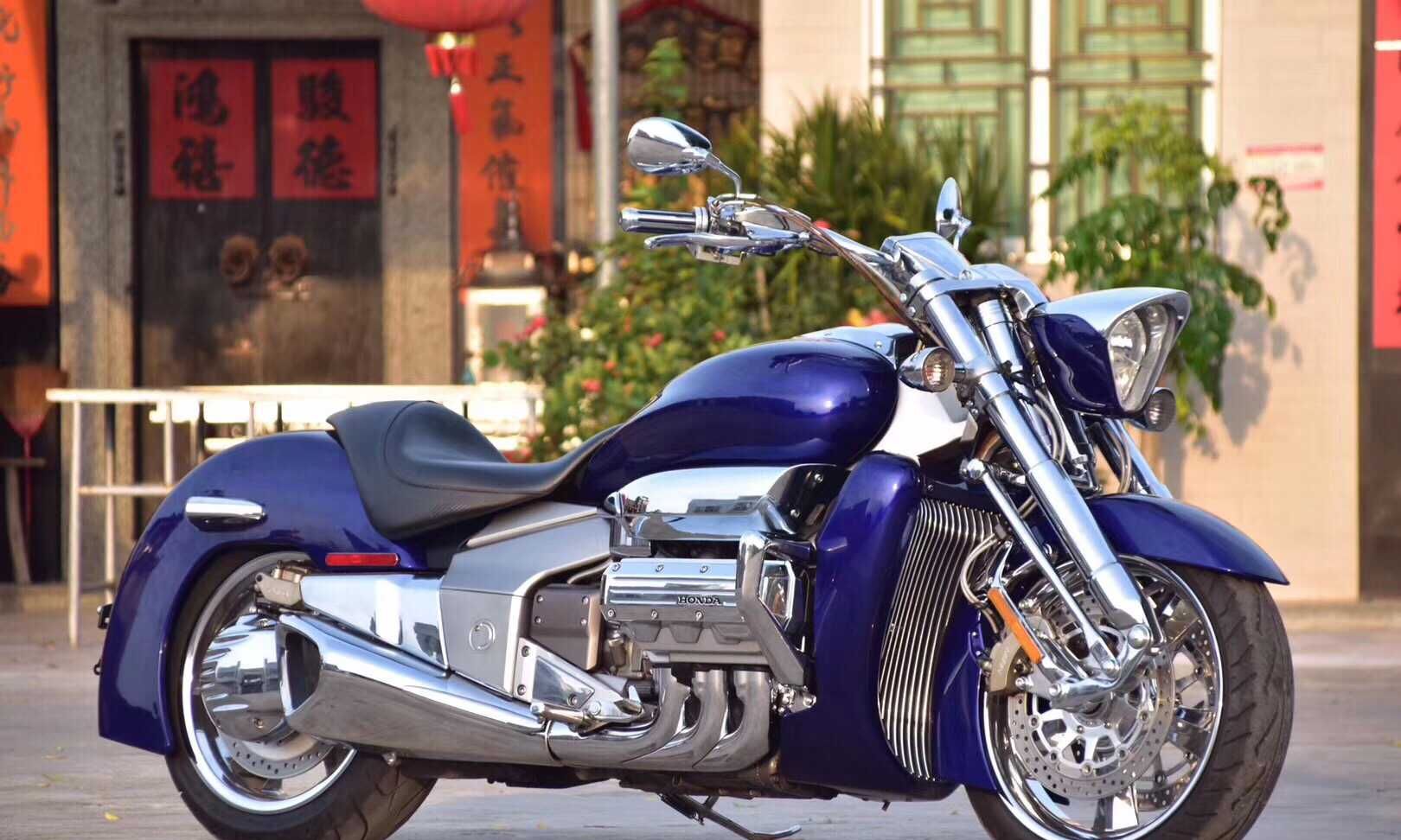 这款对置六缸引擎的北欧女神gl1800曾经是多少骑士的梦想座驾?