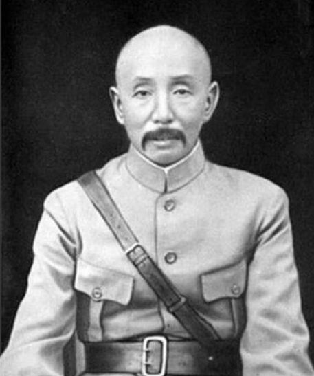 张作霖老照片:图6为阅兵的大帅,1米62的身高,却霸气异常_新浪新闻