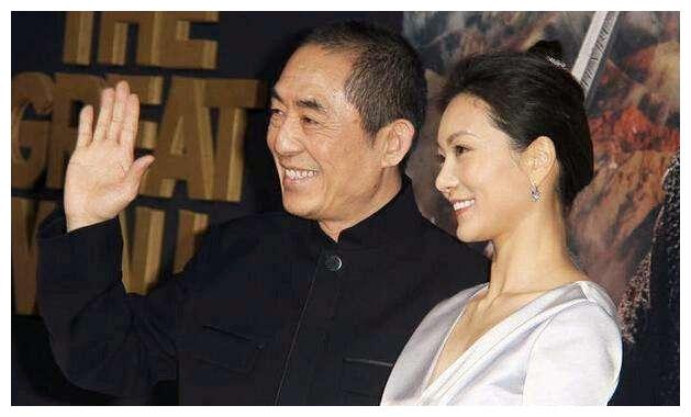 她18岁放弃大学学业爱上现年68岁的张艺谋,为张艺谋生儿育女