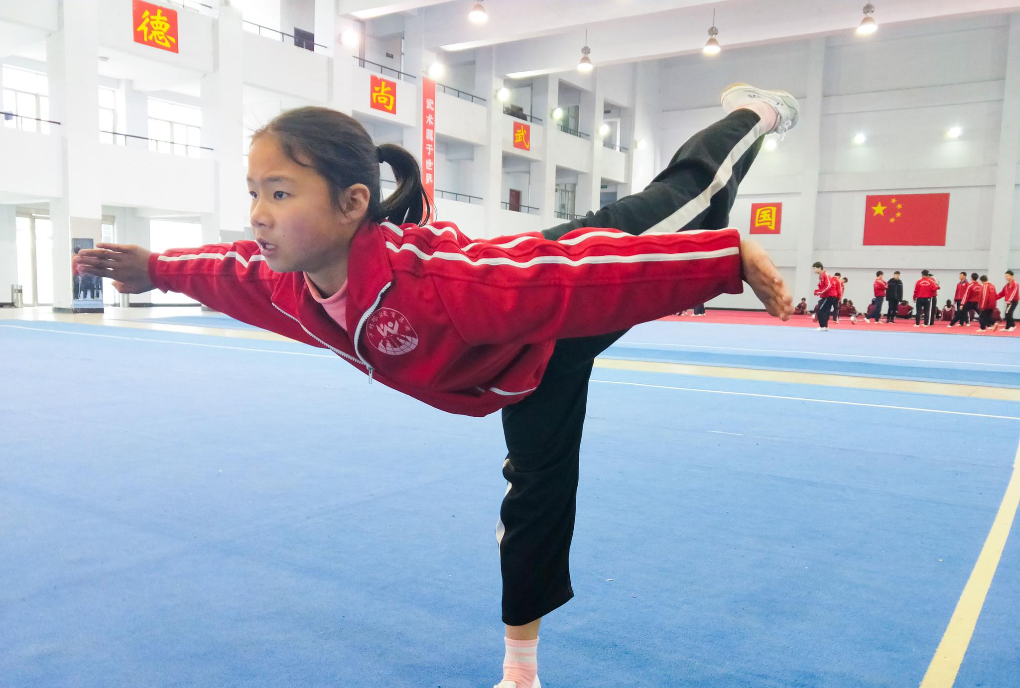 武术少年习武训练照,学功夫要从小开始!