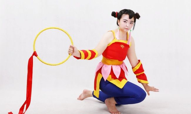 美女cos小哪吒,是不是有点可爱?