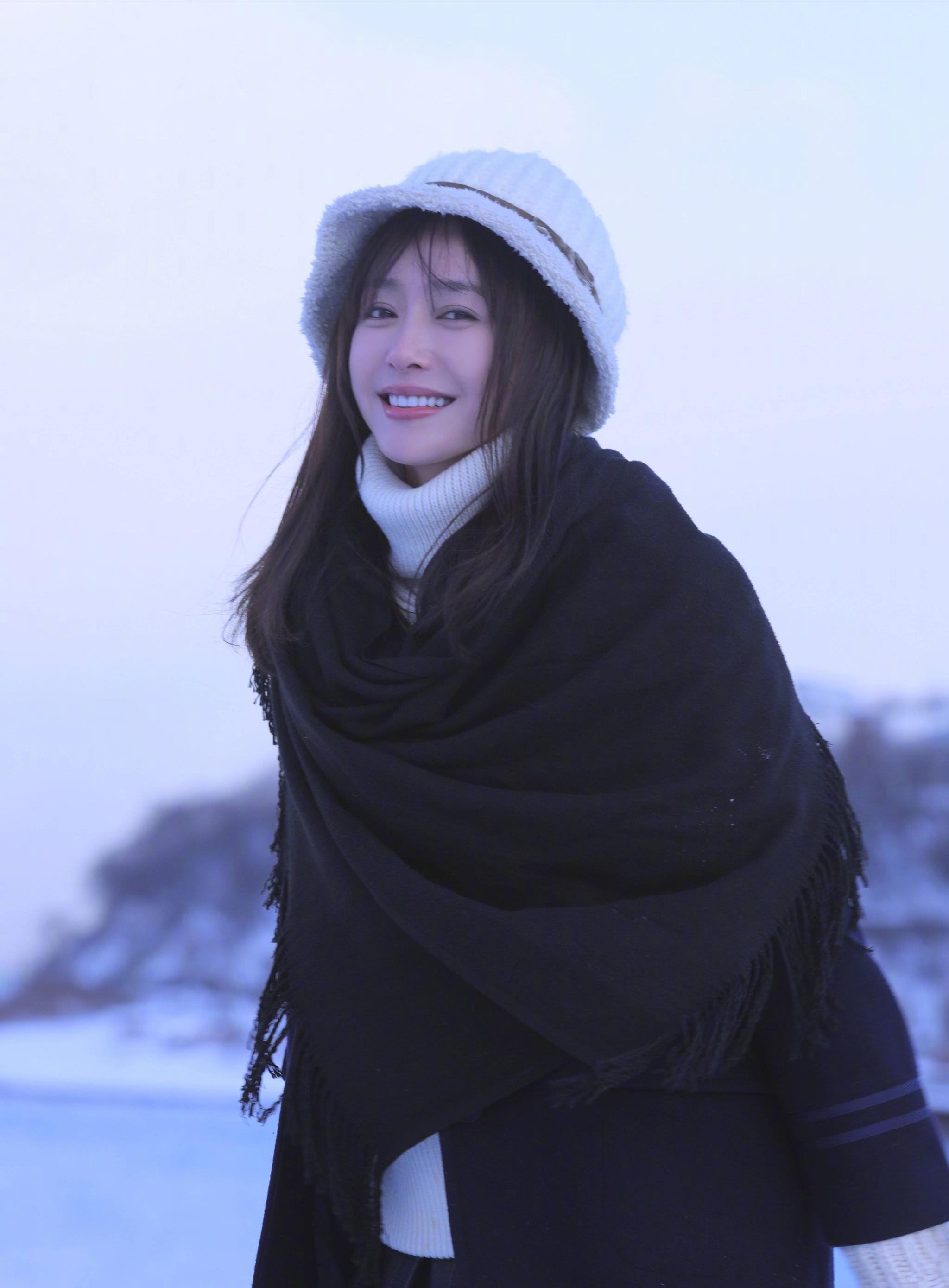 "白月光"秦岚被偷走的十年,认真护肤和运动,所以温柔了岁月