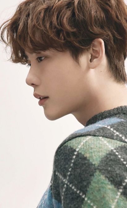 李钟硕腼腆男孩笑容富有感染力