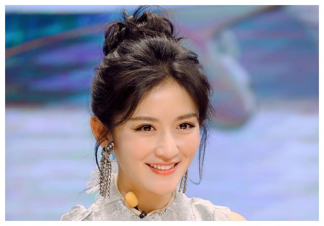 谢娜给马云打电话“我购物车满了”，马云3字回复，网友：扎心了