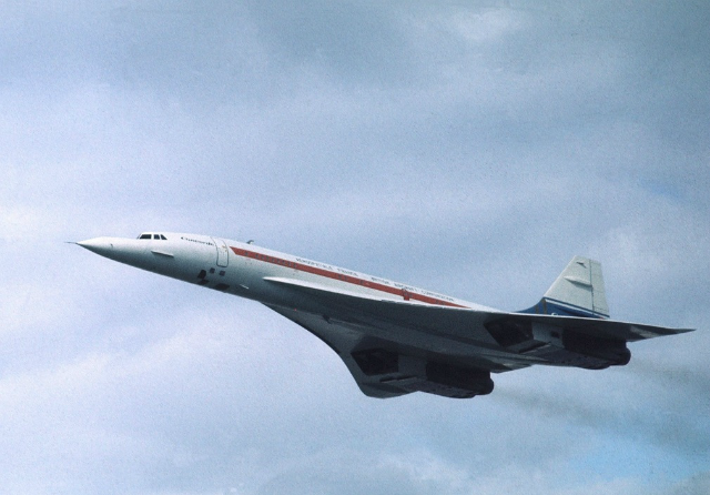 日莱特兄弟(wright brothers)驾驶自行研制的固定翼飞机飞行者(flyer