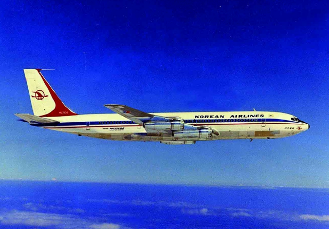 日莱特兄弟(wright brothers)驾驶自行研制的固定翼飞机飞行者(flyer