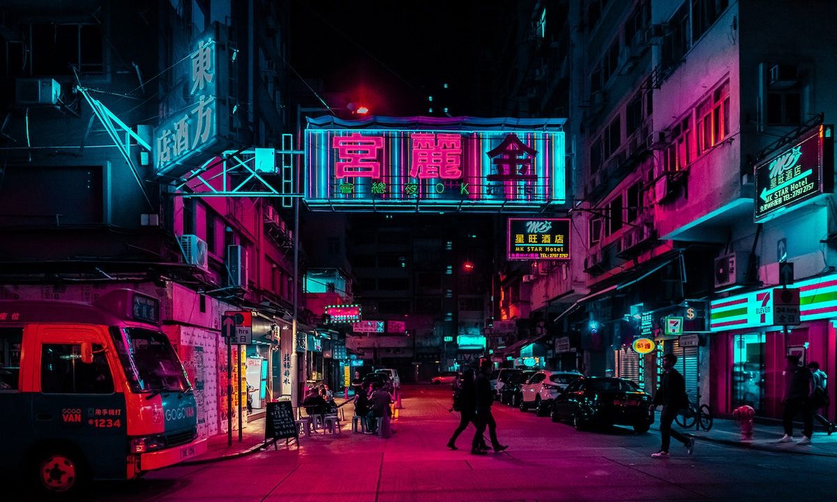 霓虹灯下的香港夜景美得如同置身于梦幻之地