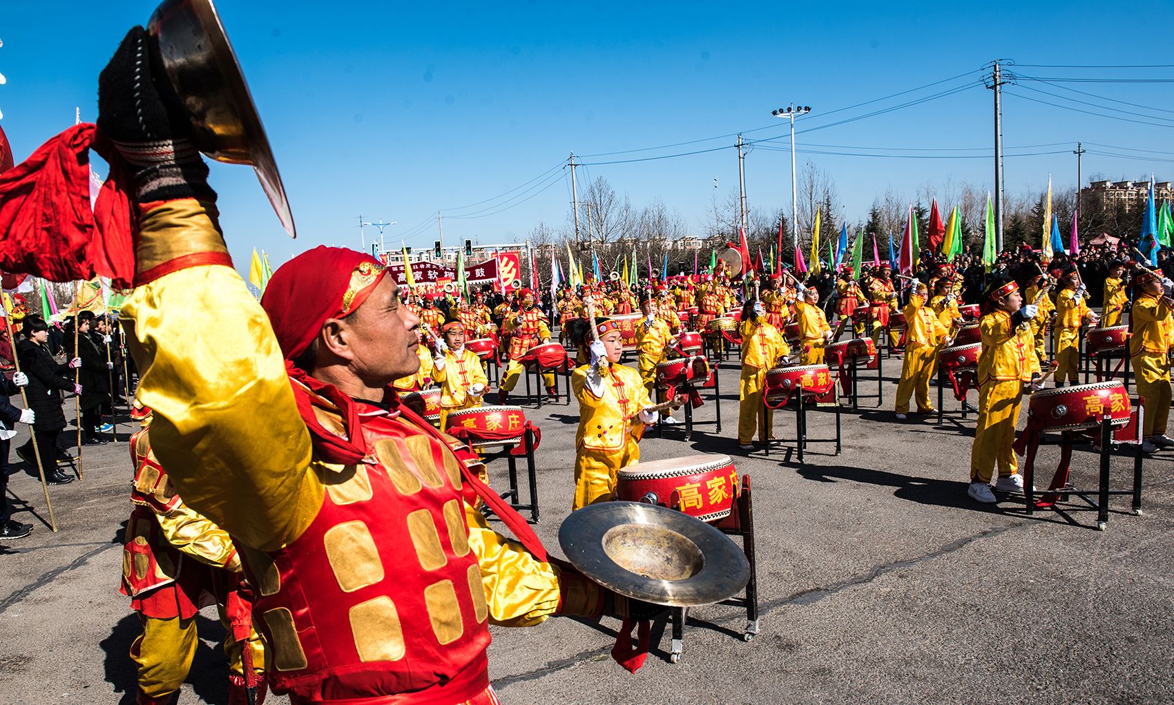 农民是非物质文化遗产的传承者和保护着,薪火相传
