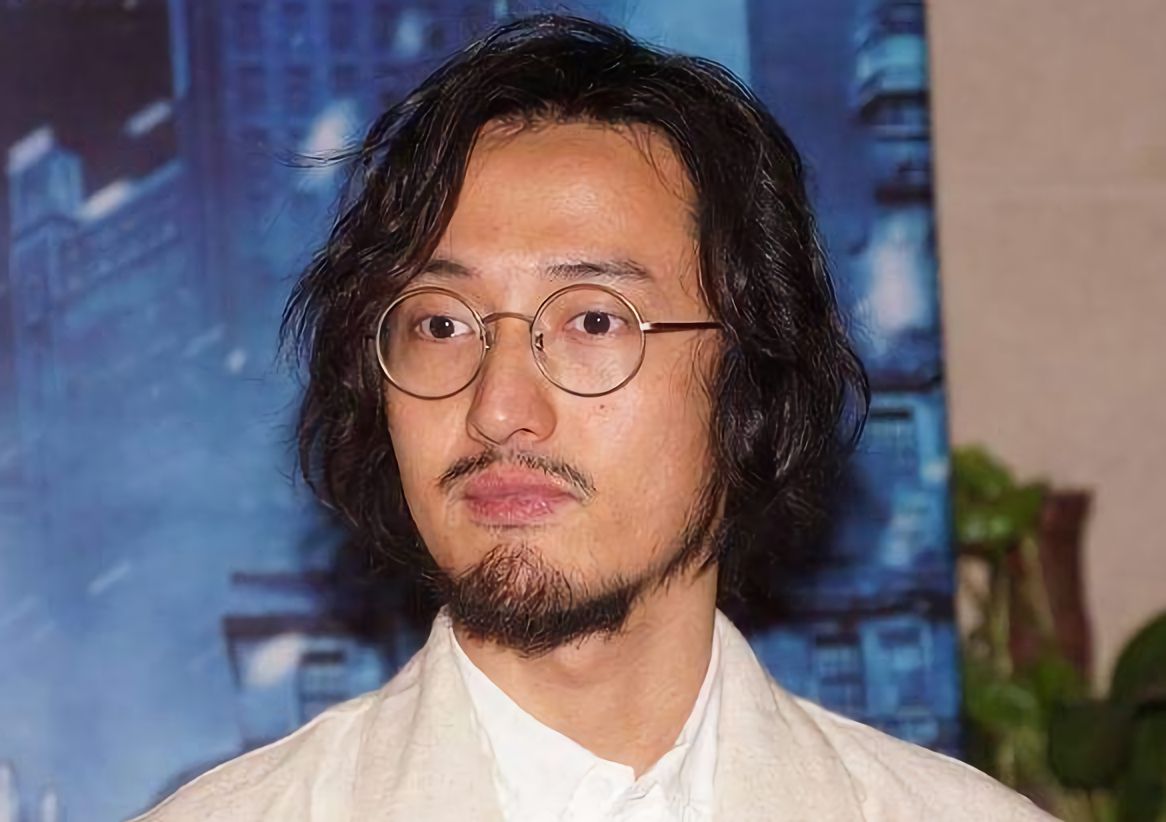 看了曾经的关谷神奇，再看如今的王传君，打碎了再“重塑”