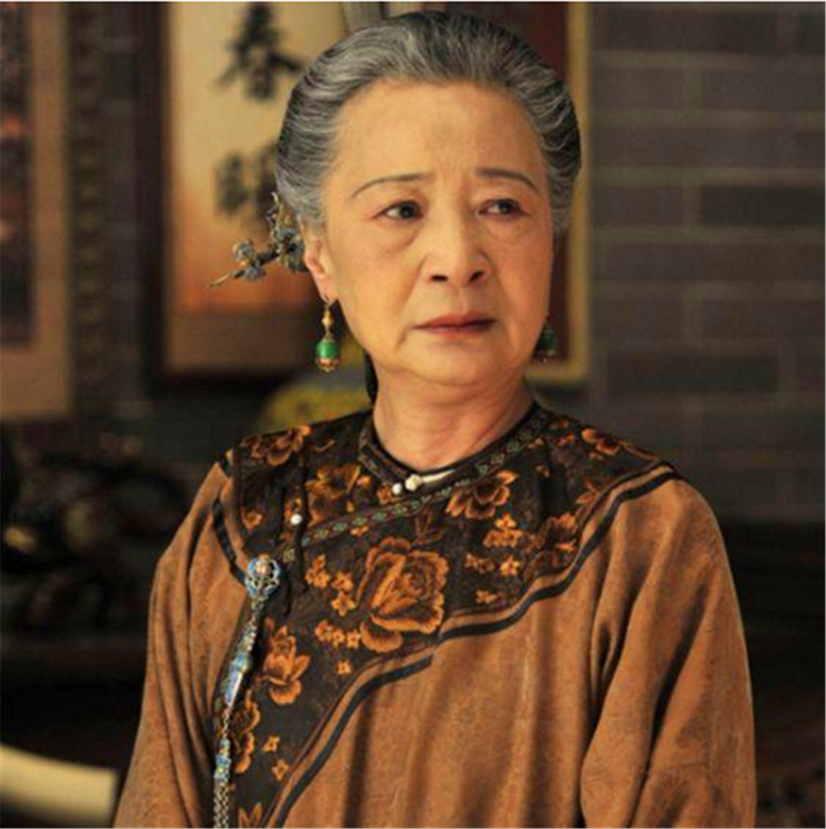 北京老太太带当年的嫁妆鉴宝,专家问道:您祖上是?