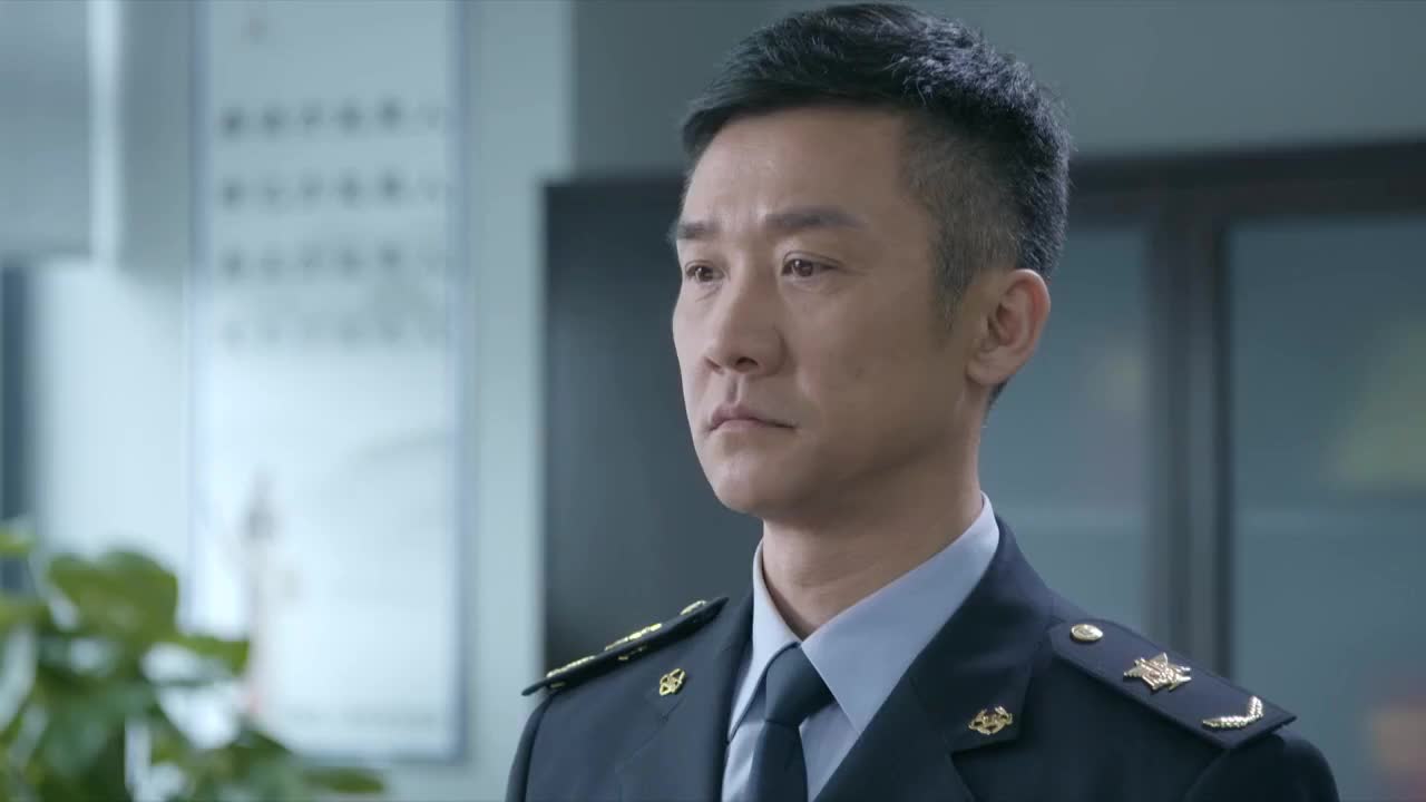 国家底线:徒弟挨批评,师傅爱徒心切,竟然一起扛