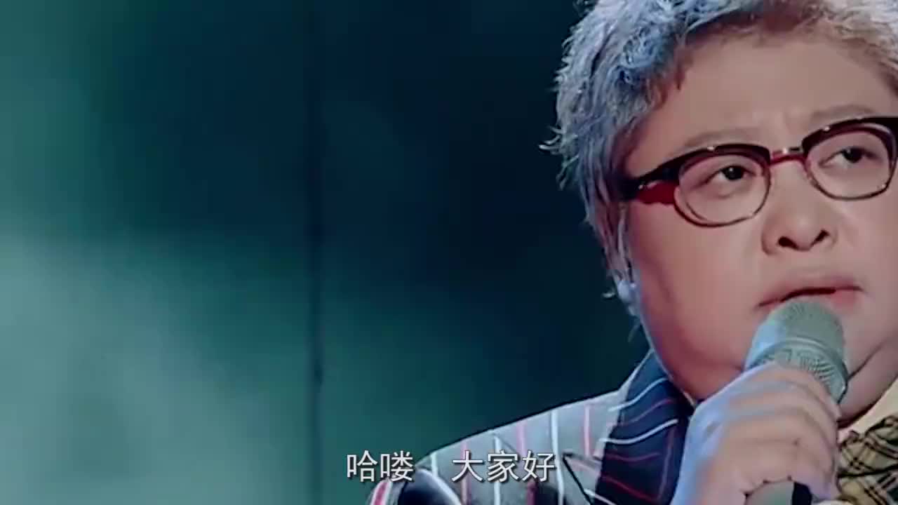 流浪歌手演唱一首《父亲》引得韩红当场泣不成声让人听的心碎