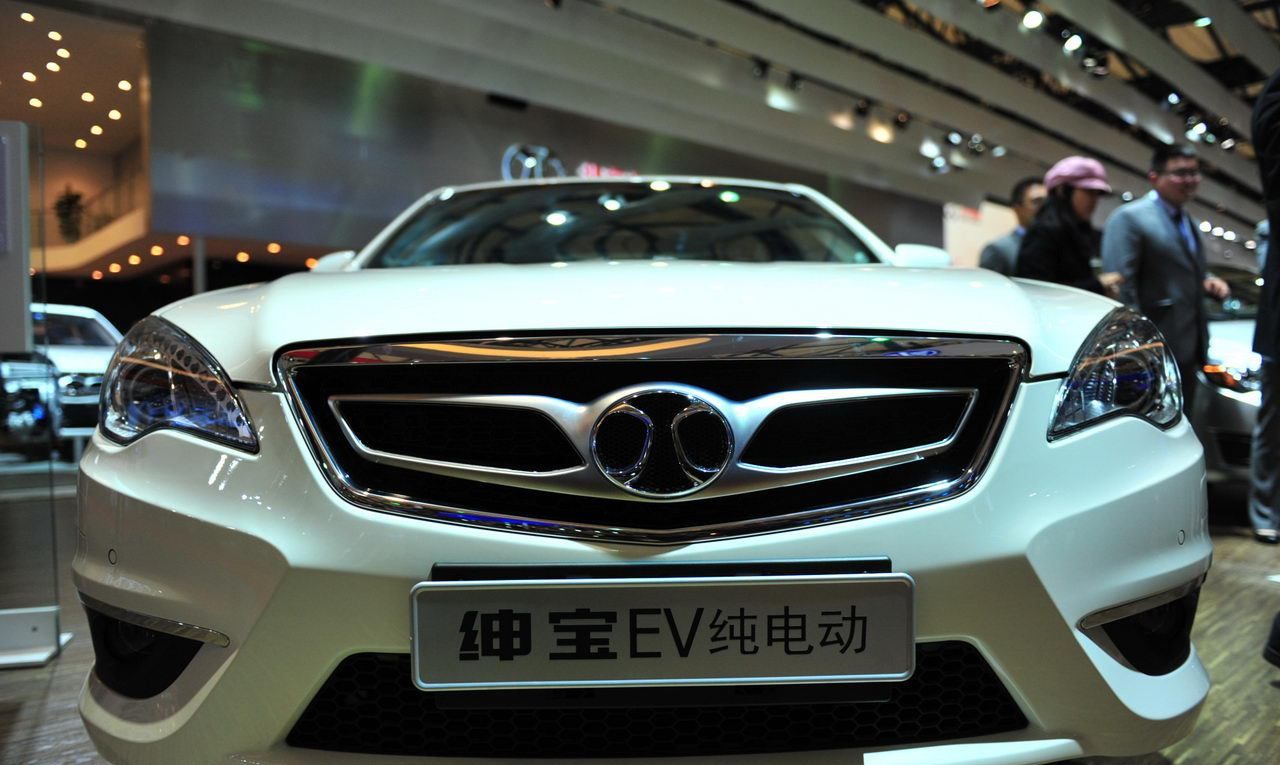 白色绅宝ev纯电动车,年轻人的最爱,你喜欢吗-新浪汽车