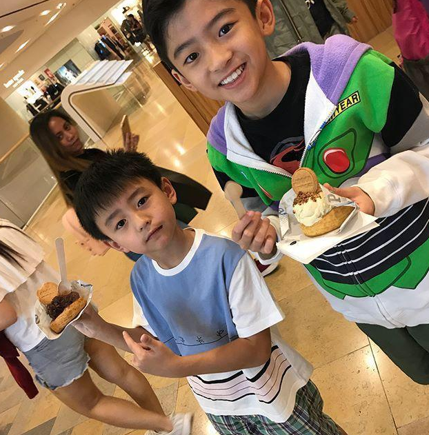 张柏芝儿子lucas长大了,浓眉大眼帅气十足超有范,为好妈妈