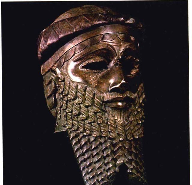 《萨尔贡王青铜头像》对比中国战国时期的骑士刺虎纹铜镜,这些东西都