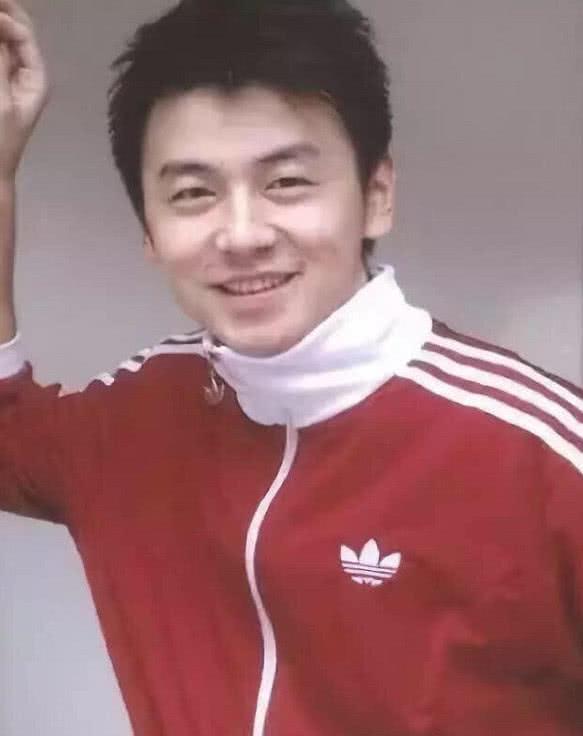有种整容叫雷佳音步入中年,18岁照片曝光,确定不是刘昊然?