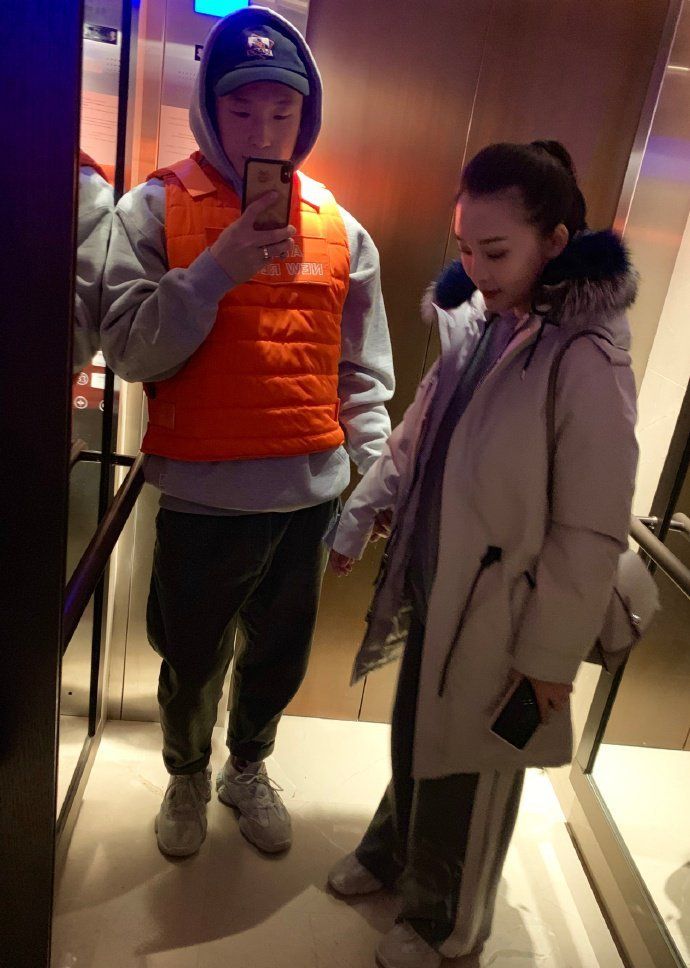 德云社的太太团 岳云鹏老婆贤惠 于谦老婆年轻 他老婆真时尚