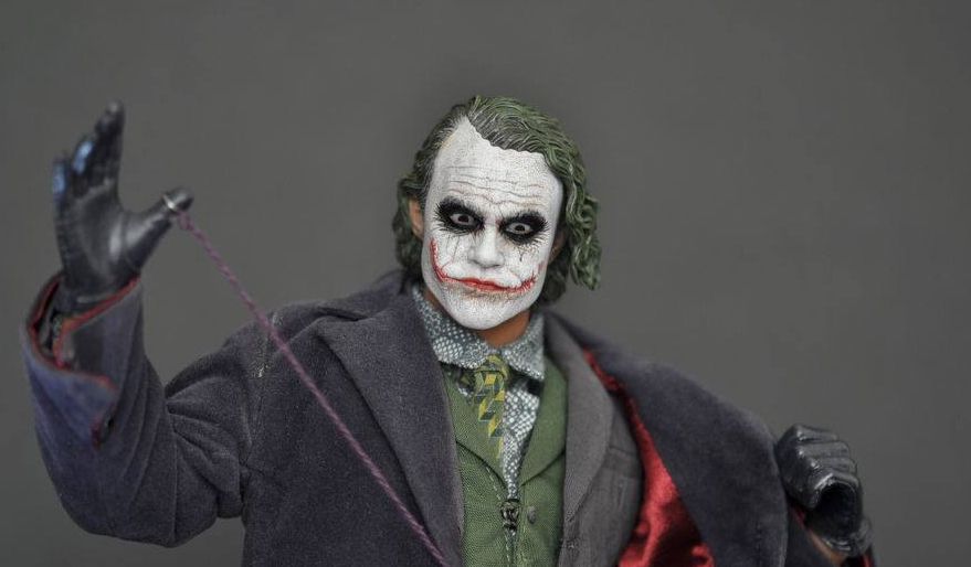 最经典的小丑蝙蝠侠宿敌小丑独立电影曝新一代小丑造型历任丑爷你