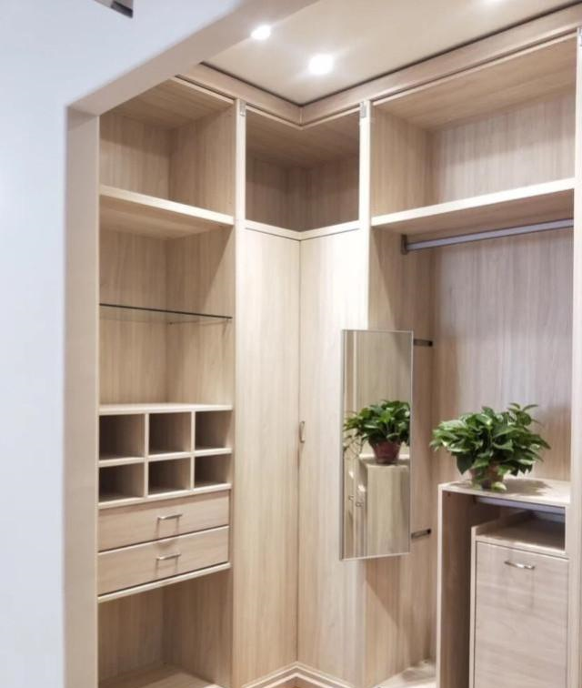 转角衣柜能放下1000件衣服取代衣帽间空闲角落用起来