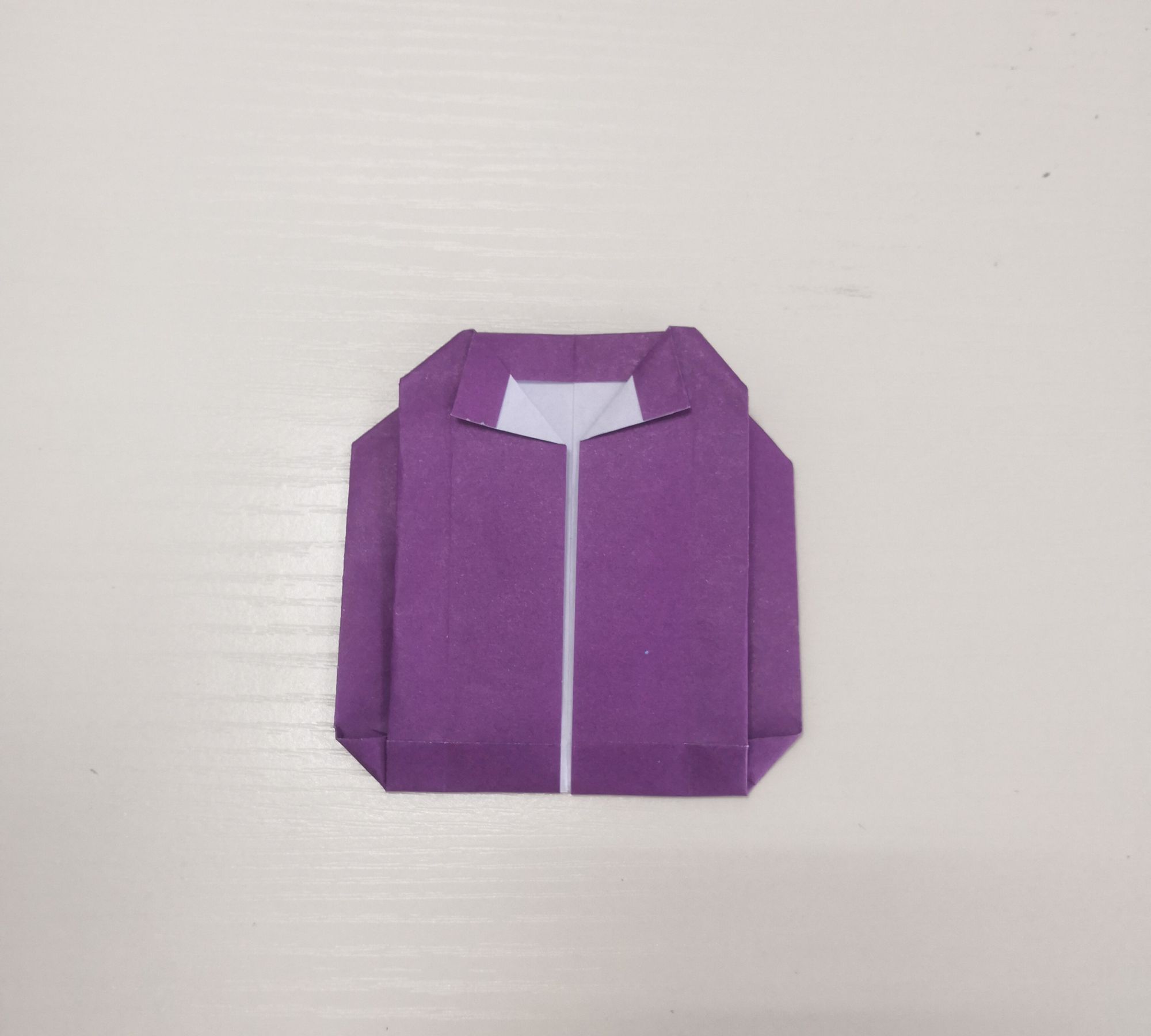 小编今天就给大家带来了这款夹克的折纸方法,一起来