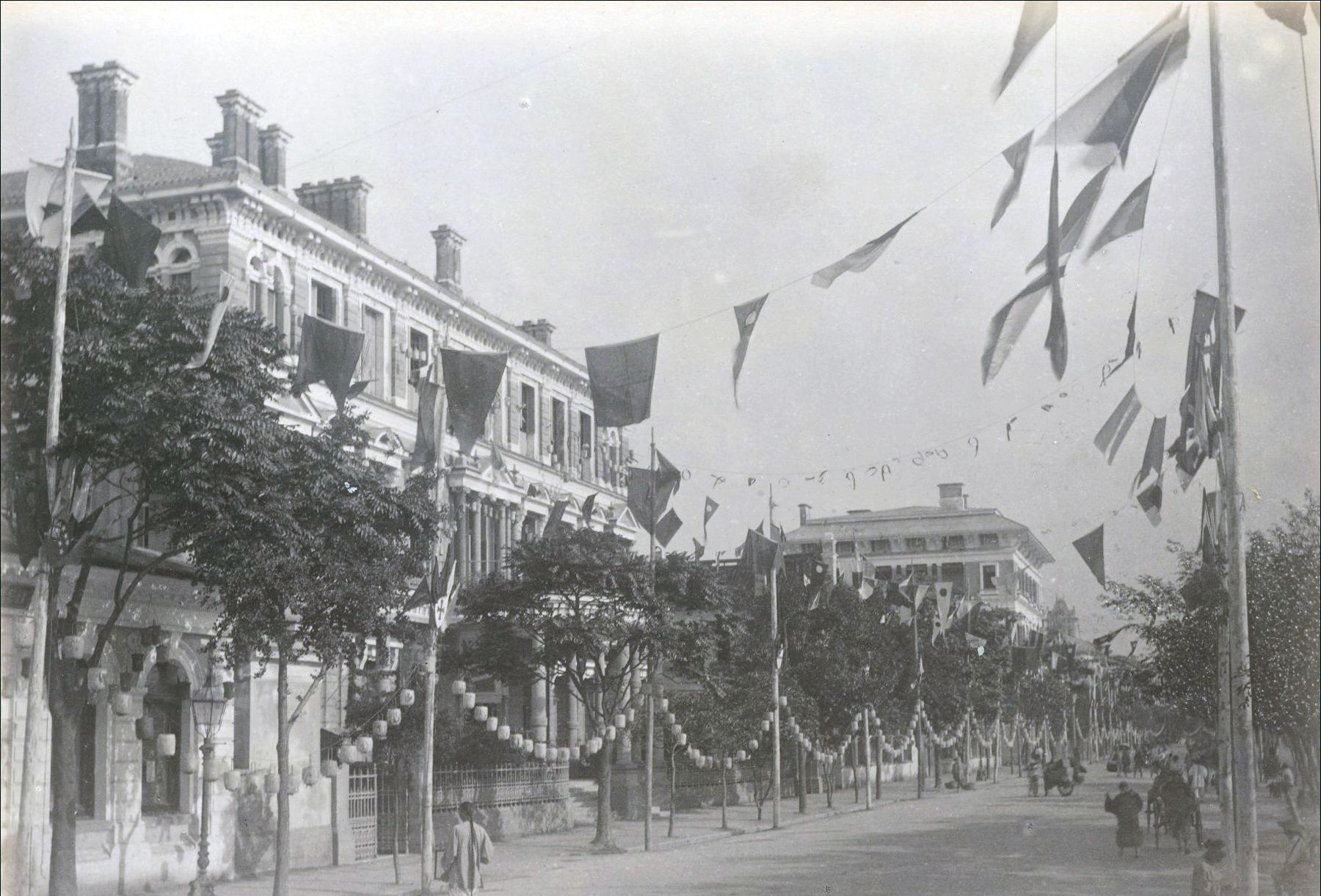 100多年前的上海老照片,初露繁荣景象