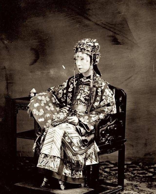 清代诰命夫人老照片图3衣着最华丽图6第一个法学博士的贤内助